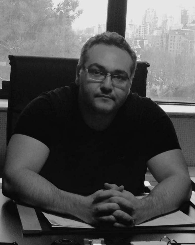 اشکان لامعی